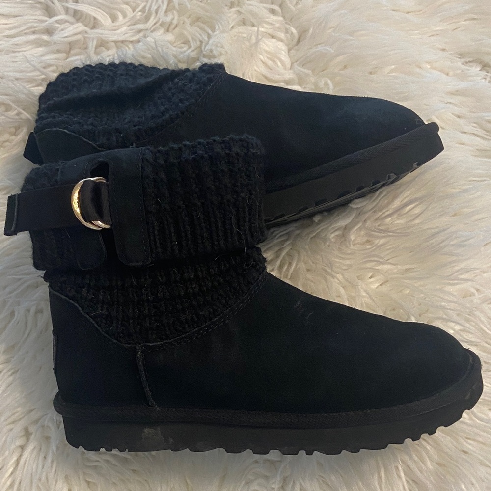 UGG Black Knit Cuff Winter Boots size 8 condition is very good see all photos